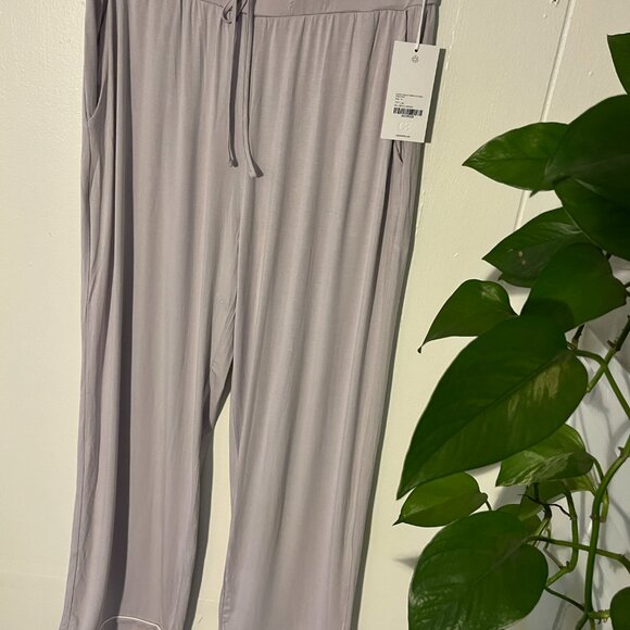 Cozy Earth Bamboo Stretch-Knit Long Sleeve Pajama Set - Picture 4 of 8